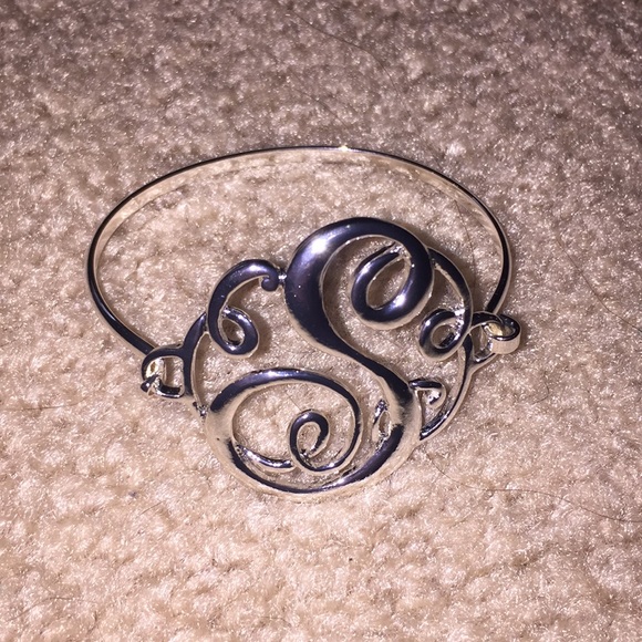 Fun silver “S” initial bracelet.  Brand new - Picture 1 of 2